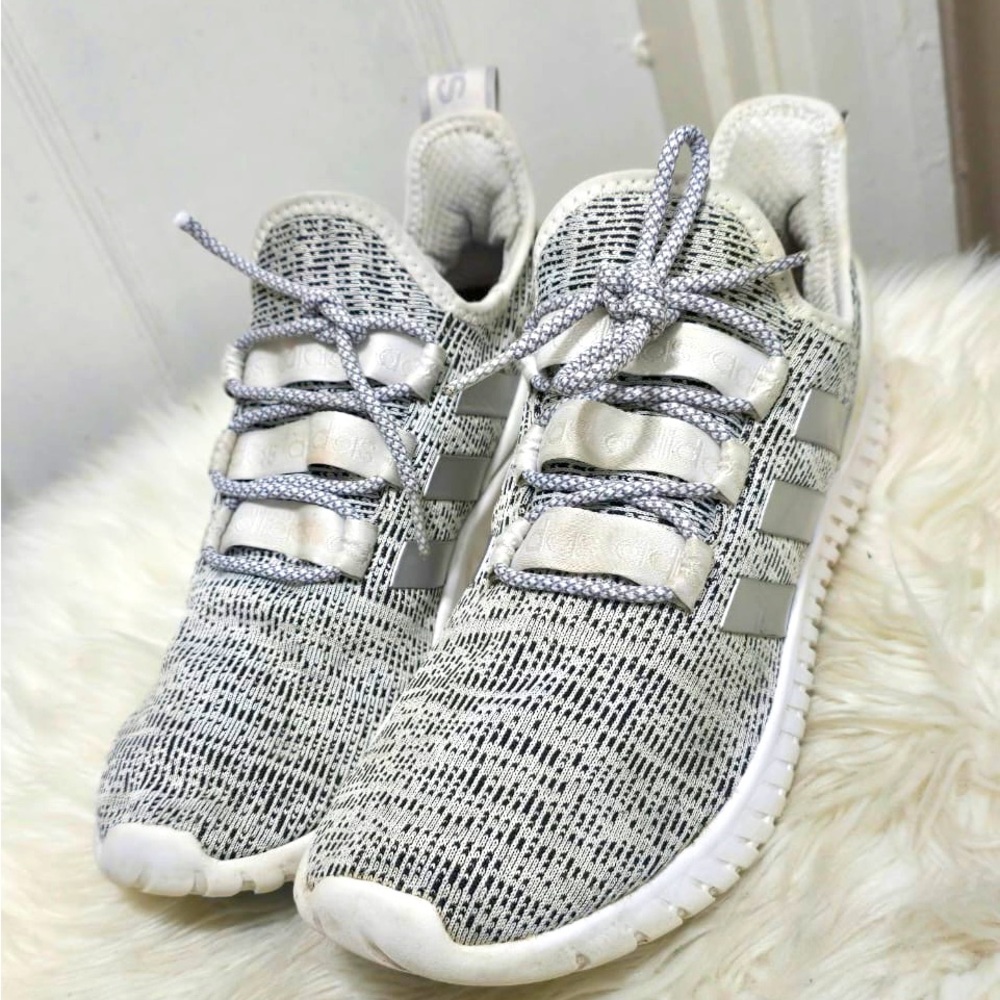 Adidas kaptir White Black Silver Running Sneaker Shoes.